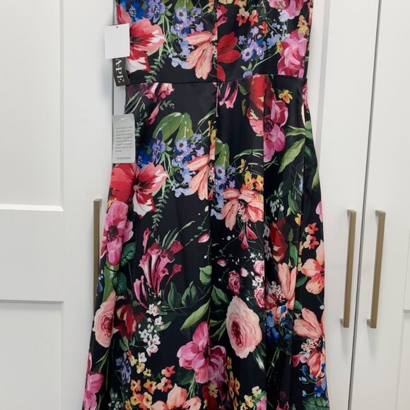 NWT Xscape floral Hi Low Floral Cocktail Dress Small (MSRP $189) - Picture 6 of 7